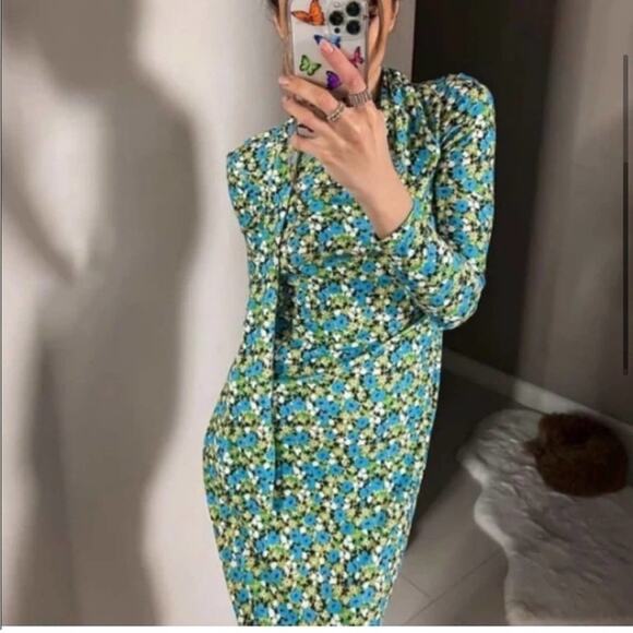 Zara Midi Floral Dress Size Medium - Picture 4 of 16